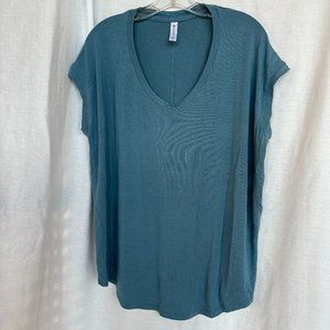 Athleta short sleeve tshirt
